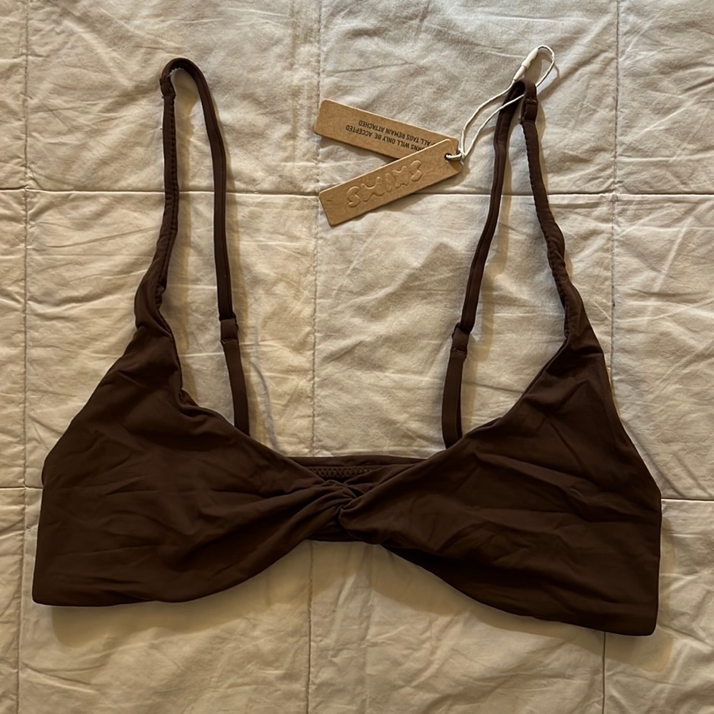 SKIMS FITS EVERYBODY SKIMPY SCOOP BRALETTE